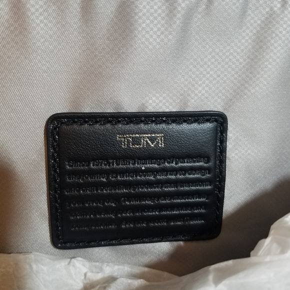 MAKE ME AN OFFER - Picture 5 of 7